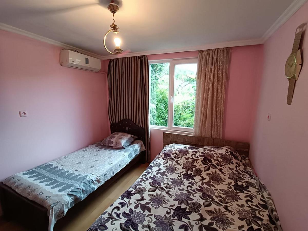 Bata Apartment Sarpi Extérieur photo